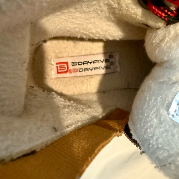 DayFive Tan Kids Boots with Red Laces - Picture 5 of 6